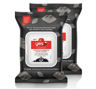 Yes To Tomatoes Clear Skin Detoxifying Charcoal Facial Wipes for All Skin Types, 30 Count (Pack of 2...