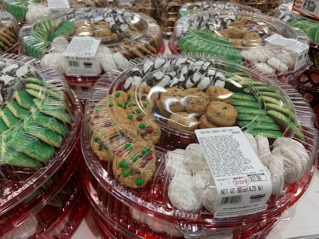 Holiday Cookie Tray 70 ct
