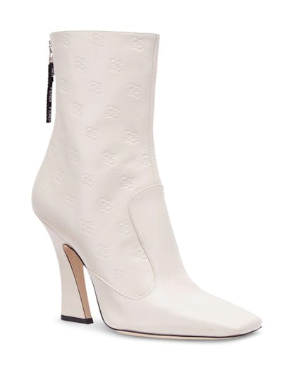 14 White Boots Outfits That Will Make You Want To Swap Out Your Go Tos Buy women's patent leather bootie and get the best deals at the lowest prices on ebay! 14 white boots outfits that will make