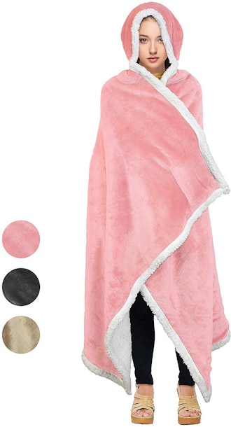 Tirrinia Sherpa Hooded Blanket