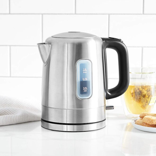 AmazonBasics Stainless Steel Portable Electric Kettle