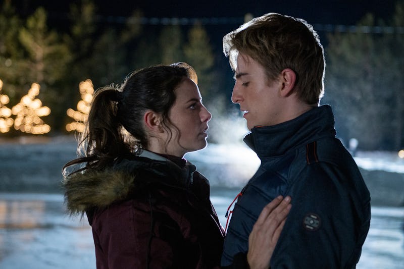  Kaya Scodelario, Evan Roderick in Spinning Out 