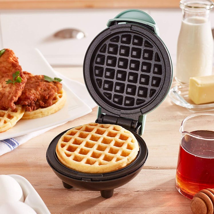 Dash Miniature Waffle Maker 