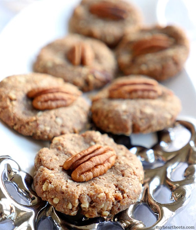 These pecan pie cookies are paleo and only need three ingredients.