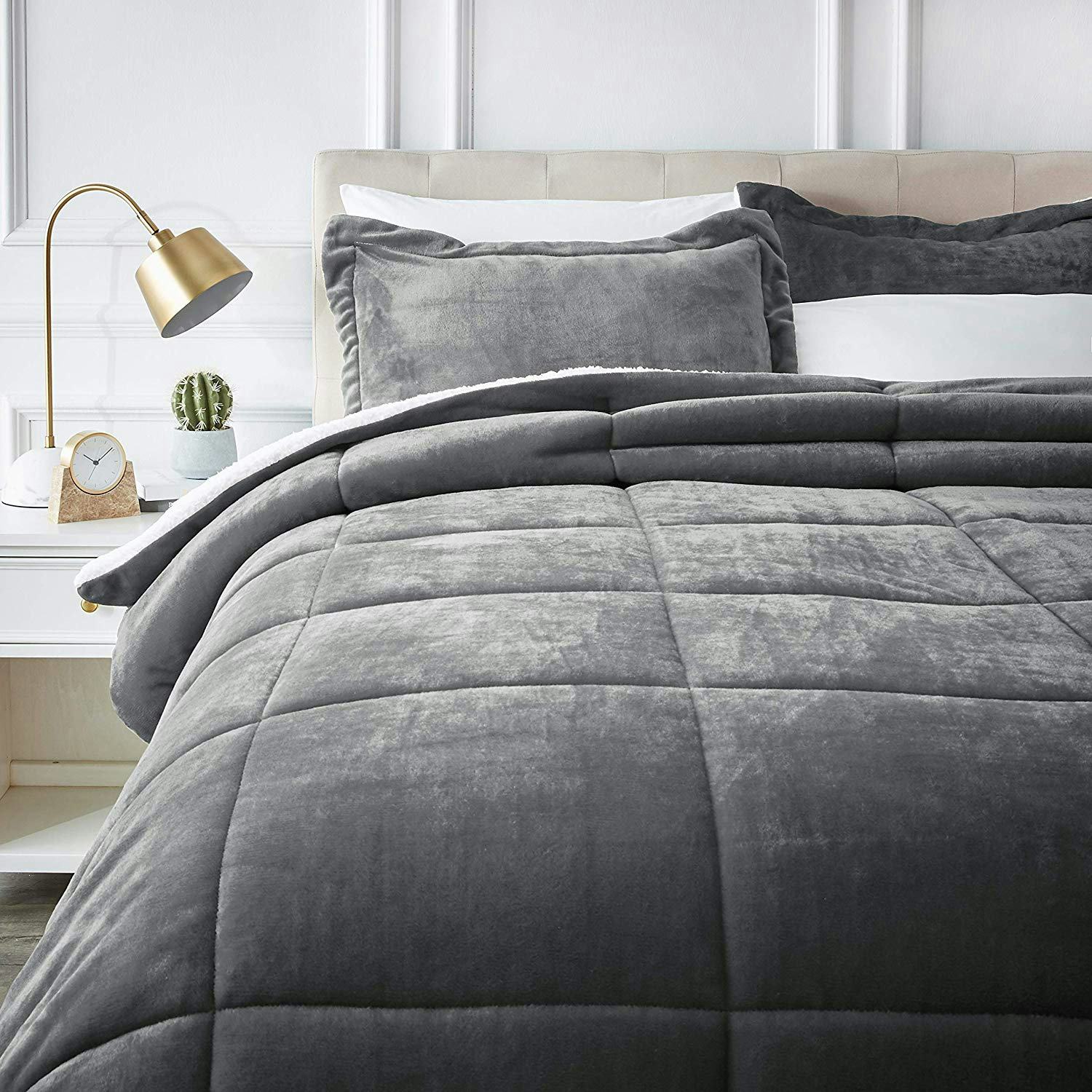 The 5 Warmest Comforters For Winter