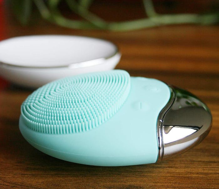 YUNCHI Sonic Facial Cleansing Brush