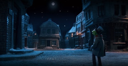 "The Muppet Christmas Carol" imagines Charles Dickens' classic tale with a fun, Muppet take. 