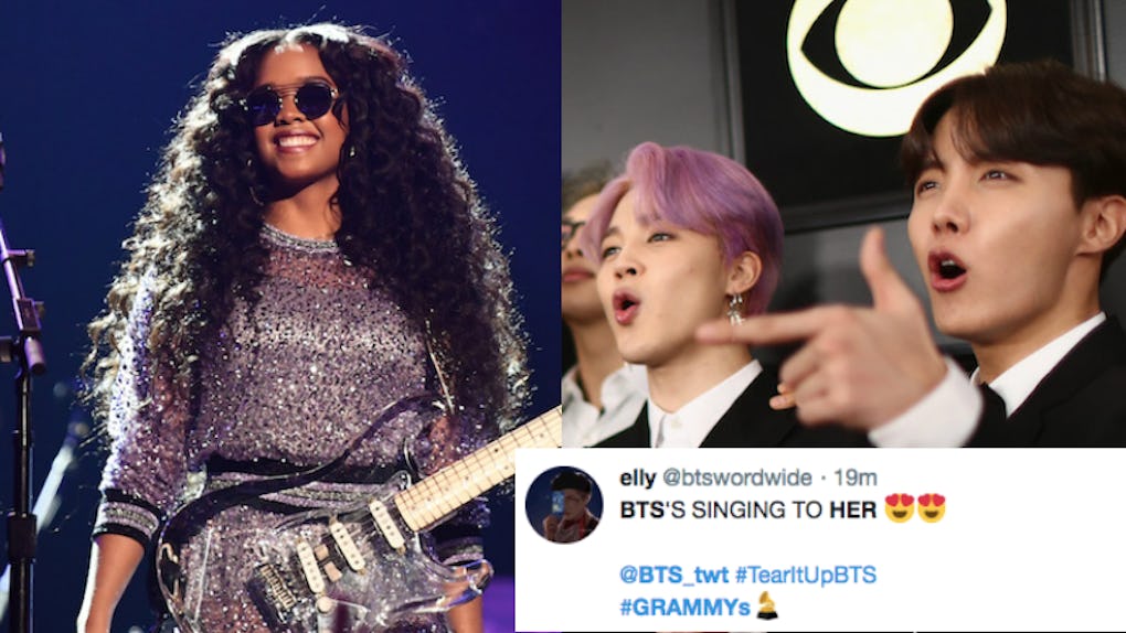 pix Taehyung Grammys 2019 bts singing with h e r