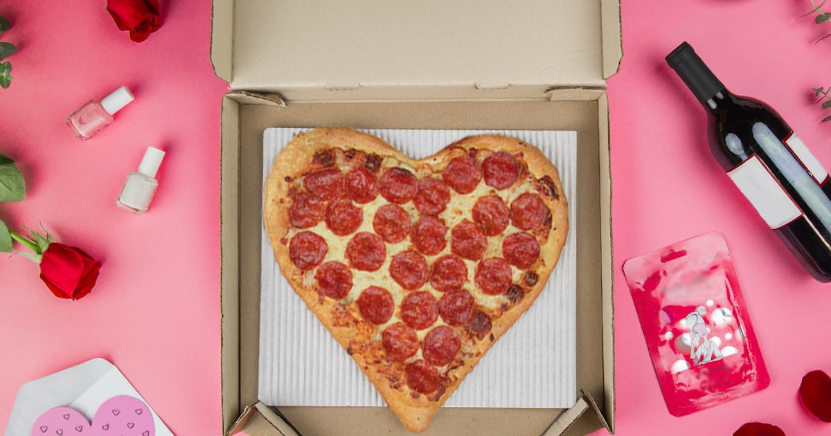 Pizza hut’s heart-shaped pizzas for valentine’s day are a cheesy Pizza Hut’s Heart-Shaped Pizzas For Valentine’s Day Are A Cheesy