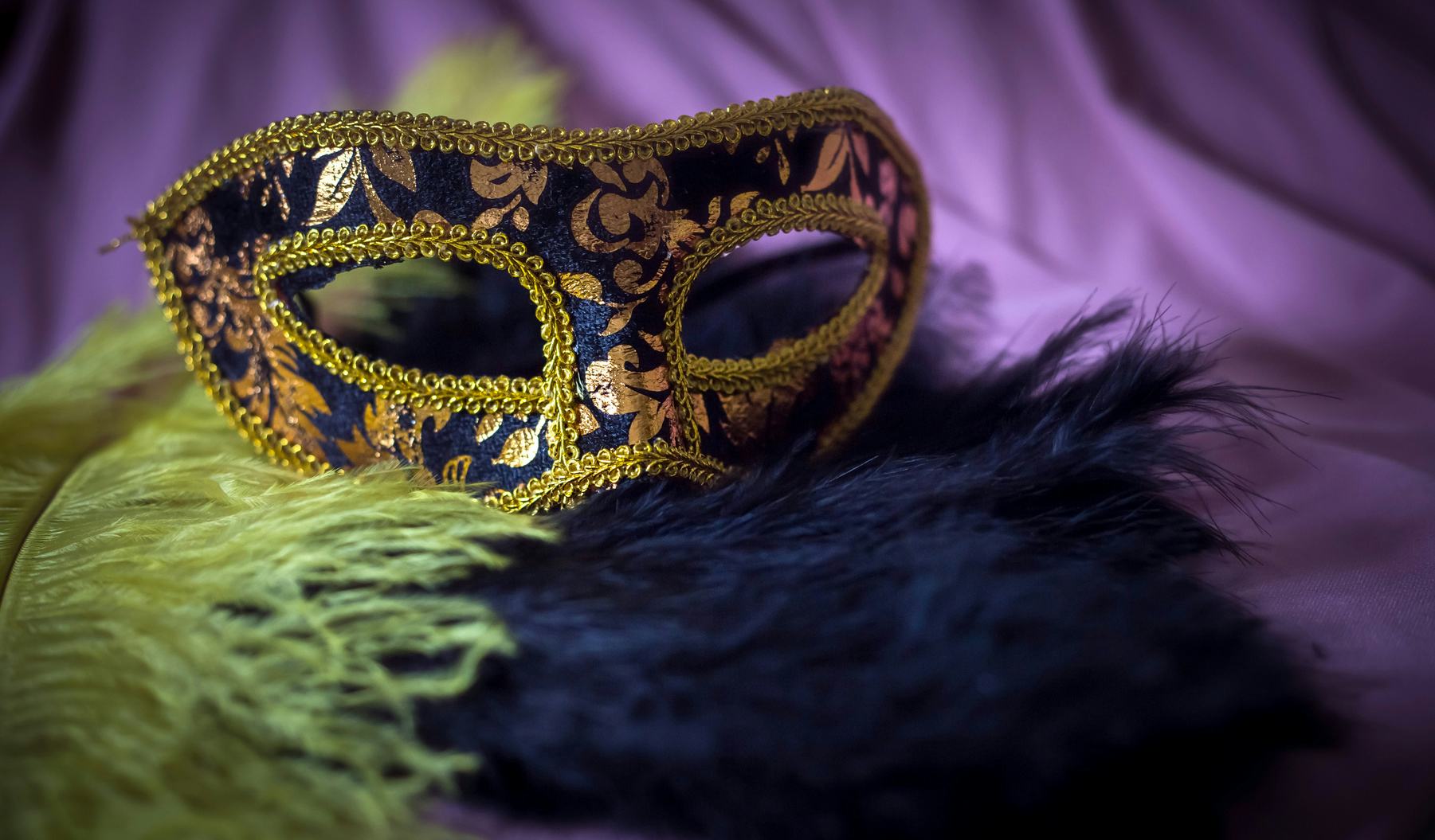 What Do Each Of The Mardi Gras Colors Mean? Here's Why You See So Much ...