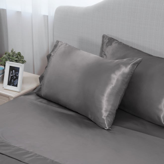 Bedsure Satin Sheet Set