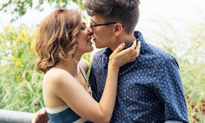 7 Surprising Things That Make A Kiss Good, According To Science