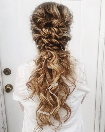 The Wedding Hairstyle To Try, Based On Your Zodiac Sign