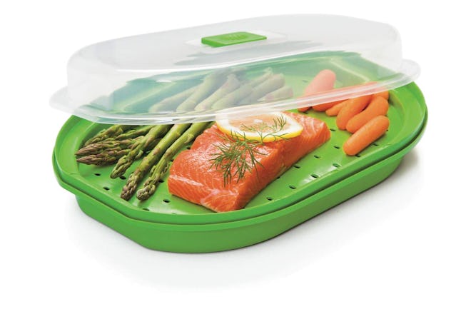 Microwavable Fish and Veggie Steamer
