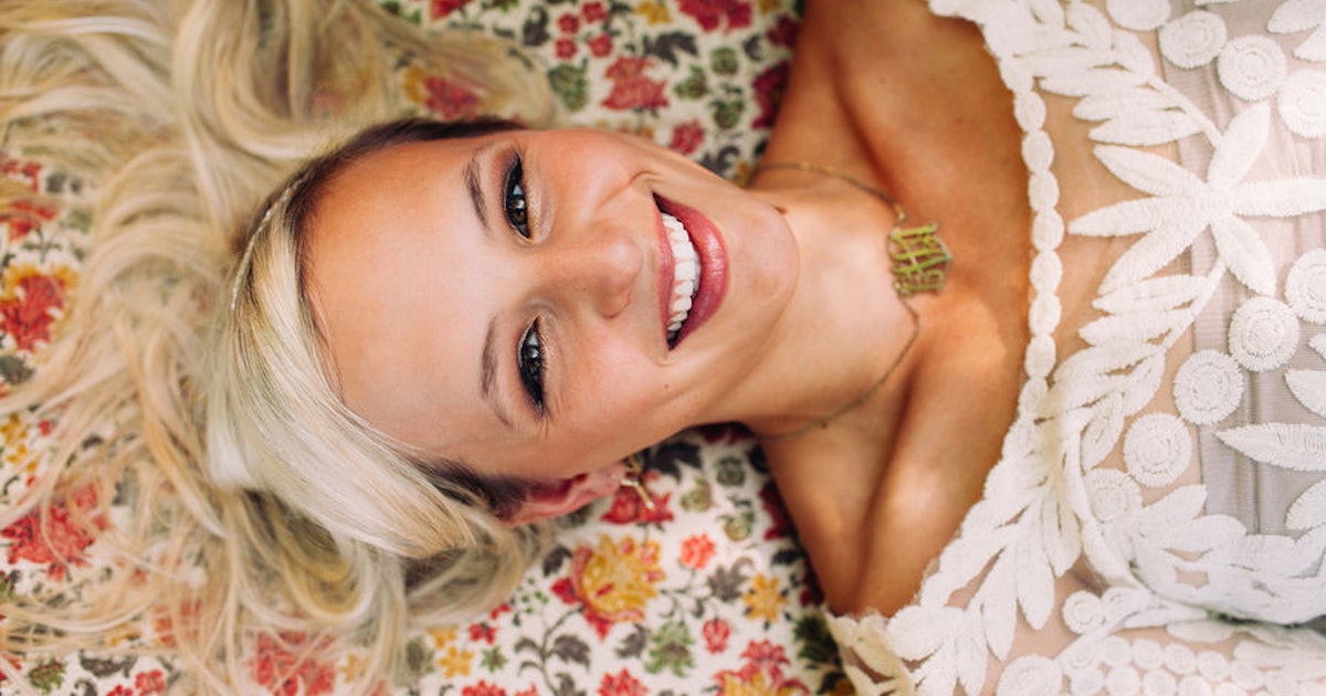 35 Instagram Captions For Ice Blonde Hair Because It S So In