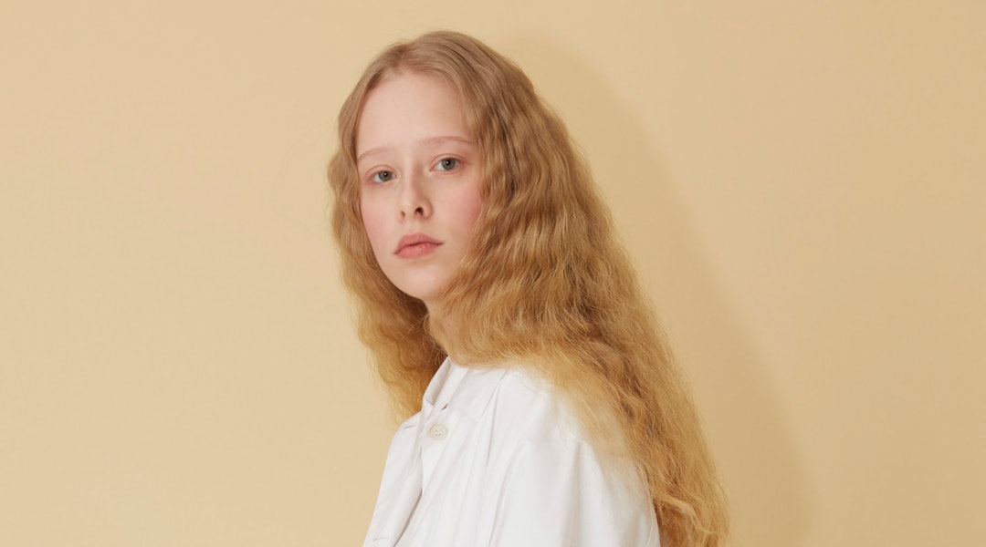 Amika S New High Tide Deep Waver Tool Is The Easiest Way To Try