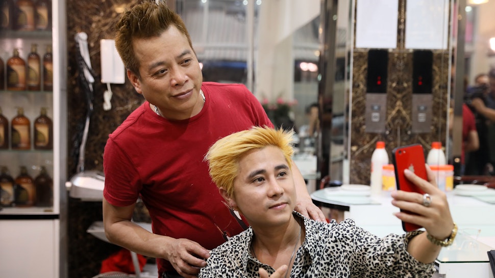 A Vietnamese Barber Gave Trump Haircuts Ahead Of The Hanoi Summit