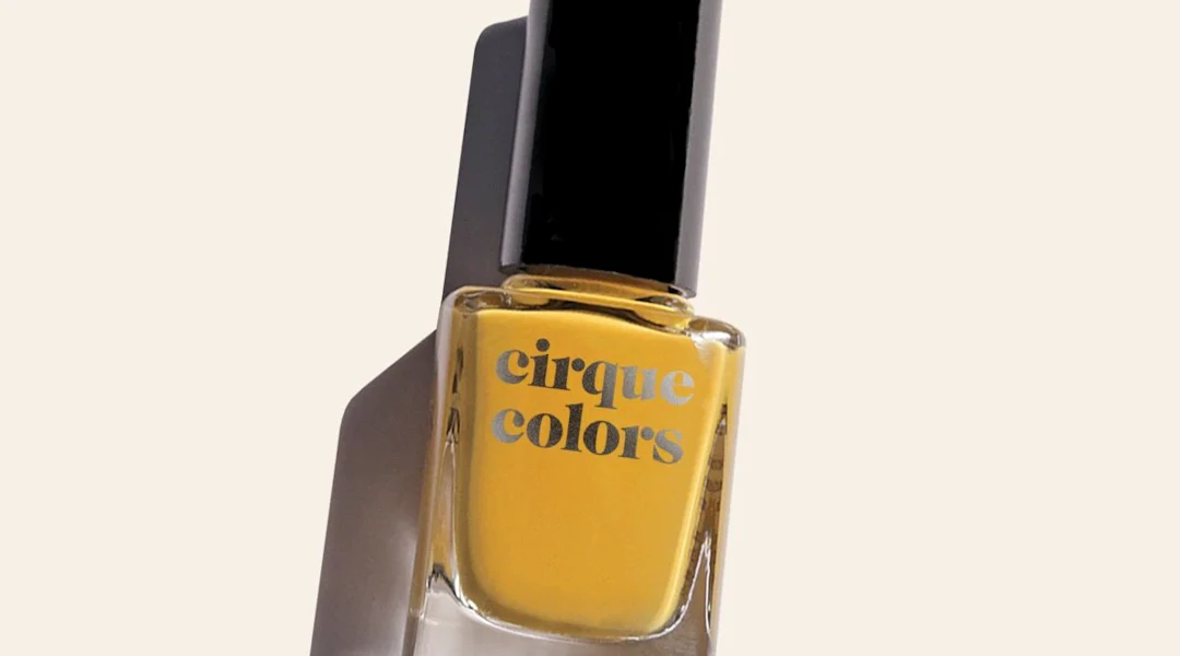 12 Nail Polishes For A Beach Vacation That Ll Complete Every Outfit 12 Nail Polishes For A Beach Vacation That Ll Complete Every Outfit