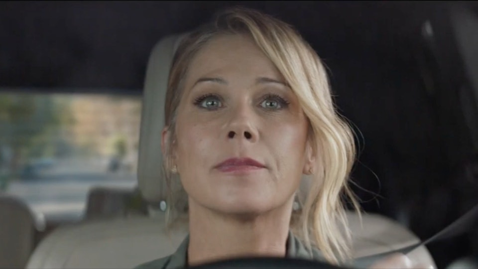 Christina Applegates Super Bowl Commercial Hilariously Nails A