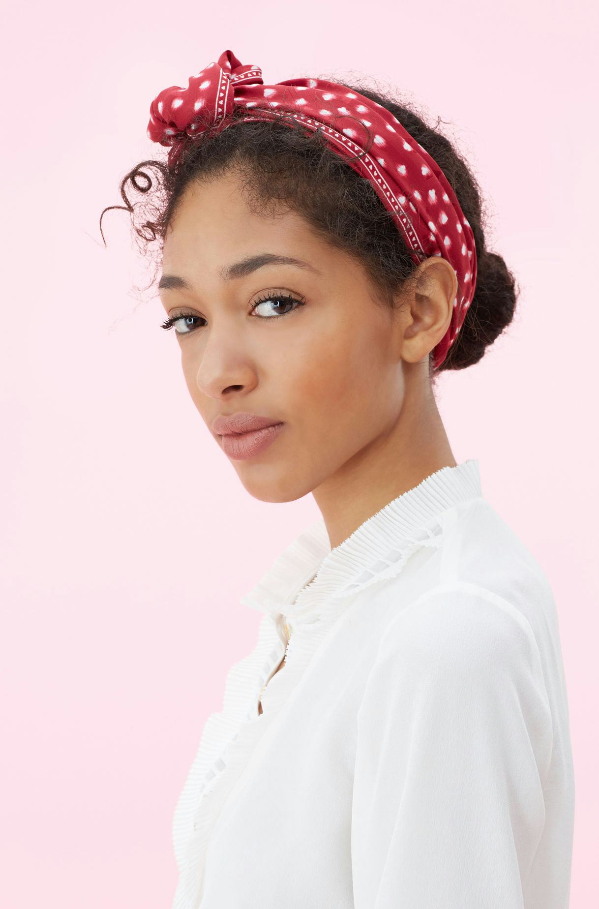 The Best Way To Wear A Scarf In 2019 Is In Your Hair