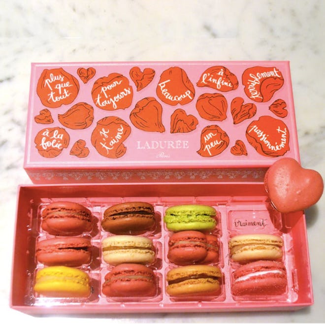 Å La Folie Heart Macaron Gift Box