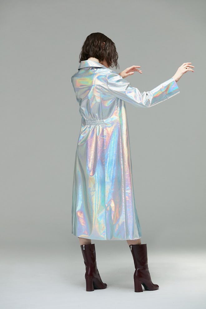 Meter Holographic Trench