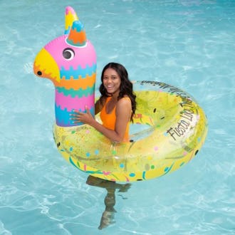 Pinata pool deals float