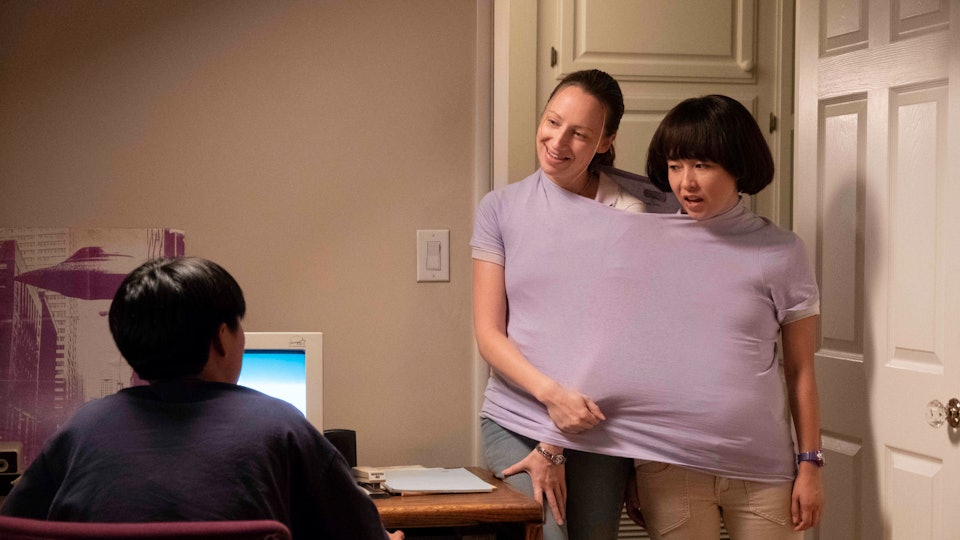 Who Is In The Cast Of Pen15 Maya Erskine Amp Anna Konkle