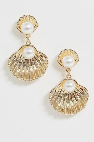 Glamorous Gold Oyster Shell with Pearl Drop Earrings
