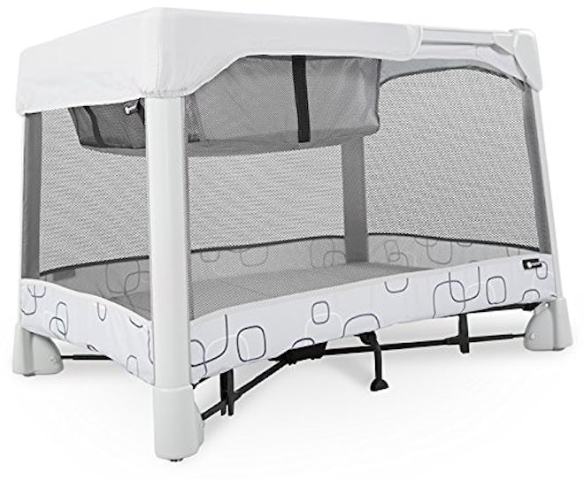 4Moms Breeze Classic Playard With Removable Bassinet