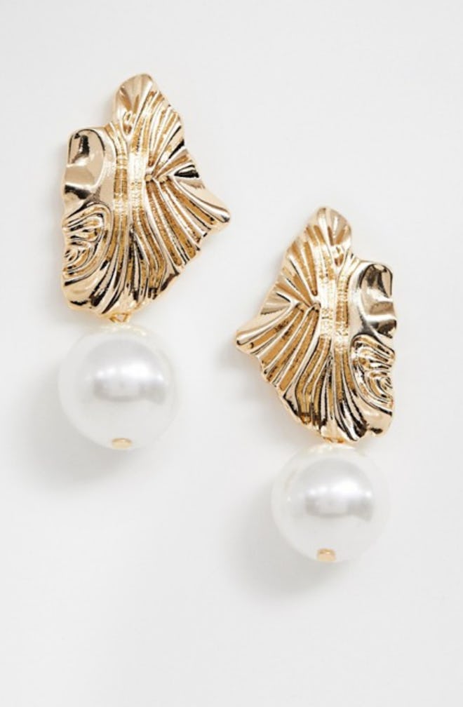 Earrings with Pearl Drop Detail in Gold