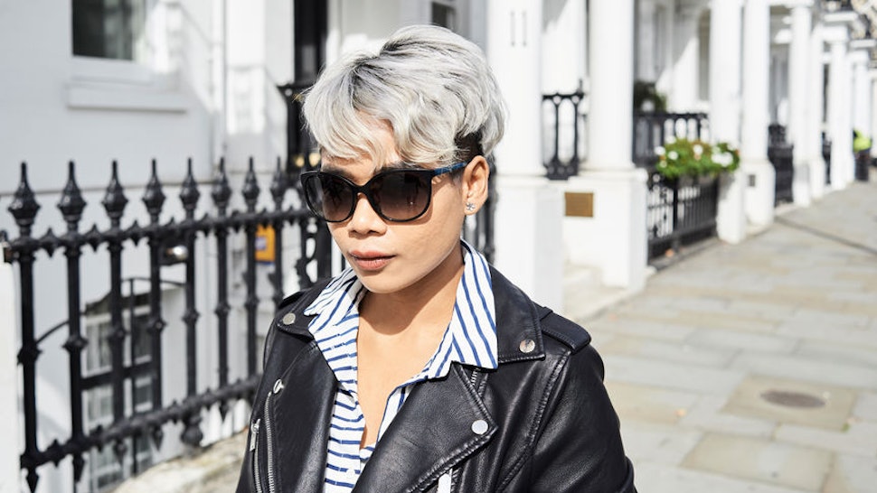 How To Dye Your Hair Grey At Home Because It S Officially