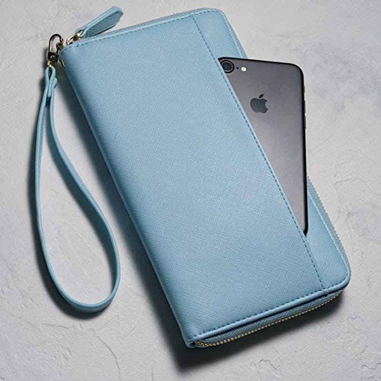  ApadiTravel RFID Blocking Travel Wallet