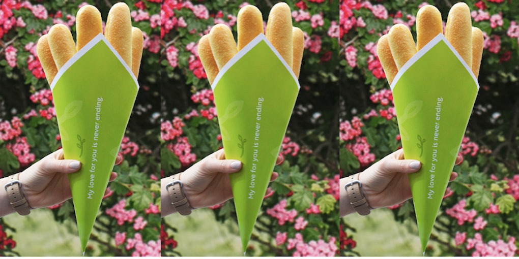 Here's How To Get Olive Garden's Breadstick Bouquet To Satisfy
