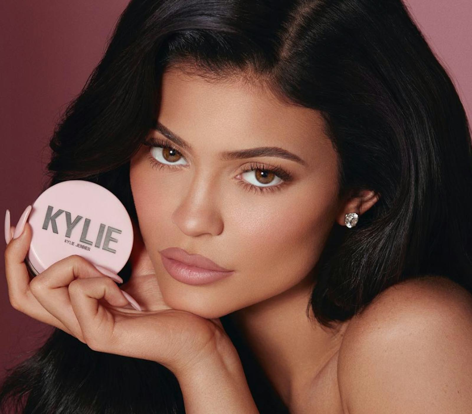 When To Buy Kylie Cosmetics' Setting Powders Because The New Product Is