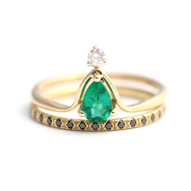 Artemer Pear Emerald Wedding Set