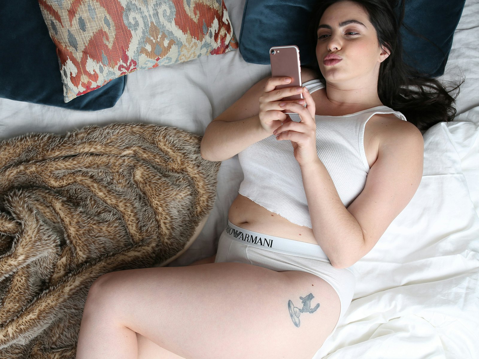 1600px x 1200px - What Is FaceTime Sex? For Starters, It's The Hottest Thing You Can ...