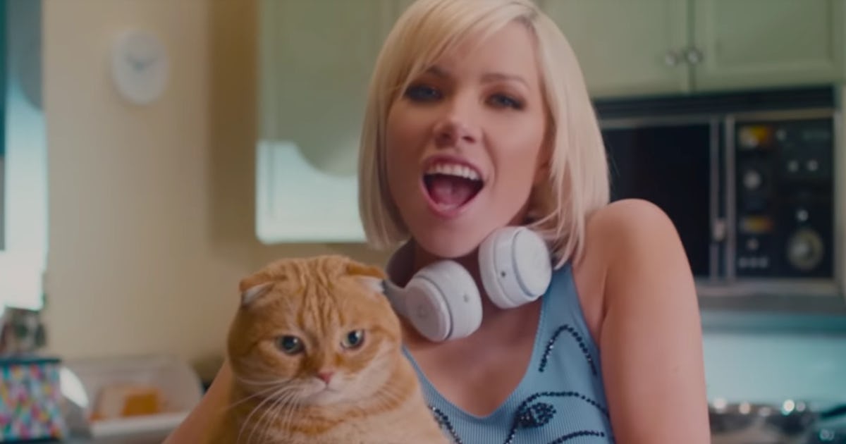 Carly Rae Jepsen S Now That I Found You Video Is An Ode To Cat Ladies Everywhere