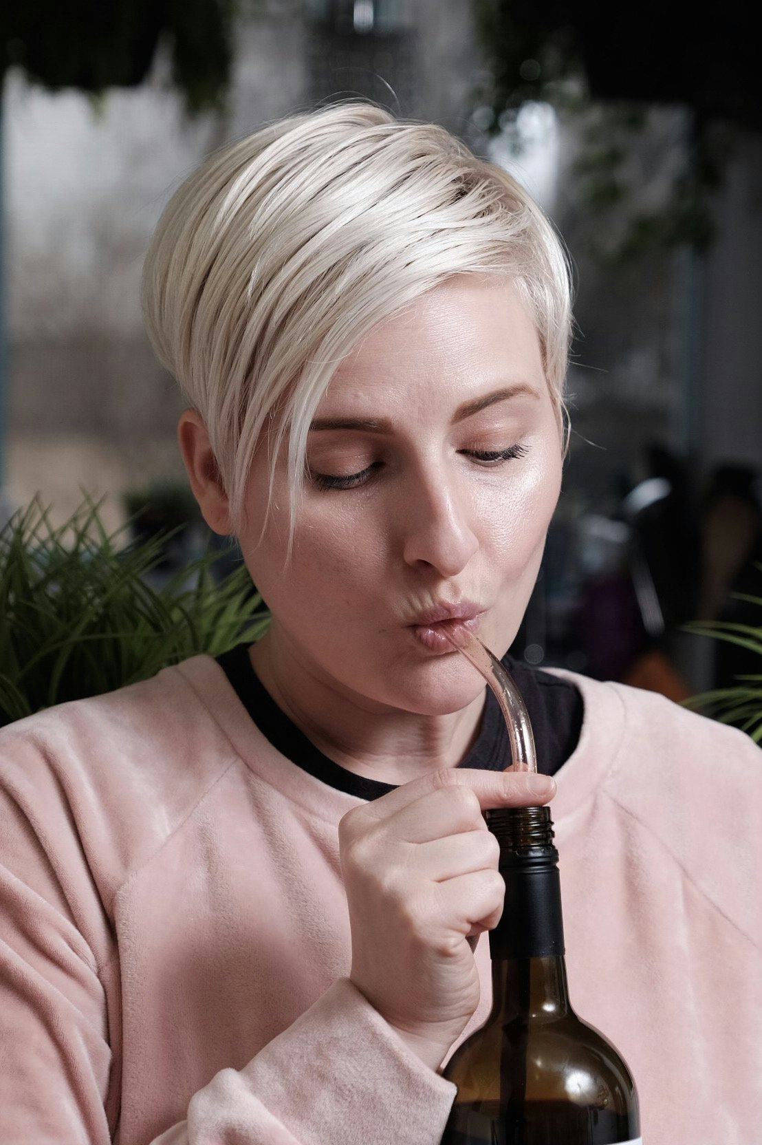 These Glitter Wine Straws That Fit Into A Full Wine Bottle Are The Epitome of Extra