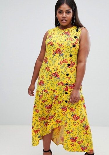 ASOS DESIGN Curve maxi tea dress with dropped hem and contrast buttons in floral print
