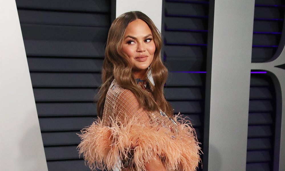 Chrissy Teigen S New Bob Haircut Is A Chic Tribute To The 80s