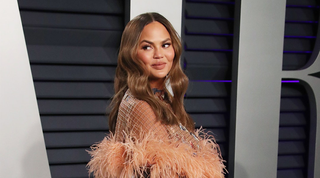 Chrissy Teigen S New Bob Haircut Is A Chic Tribute To The 80s