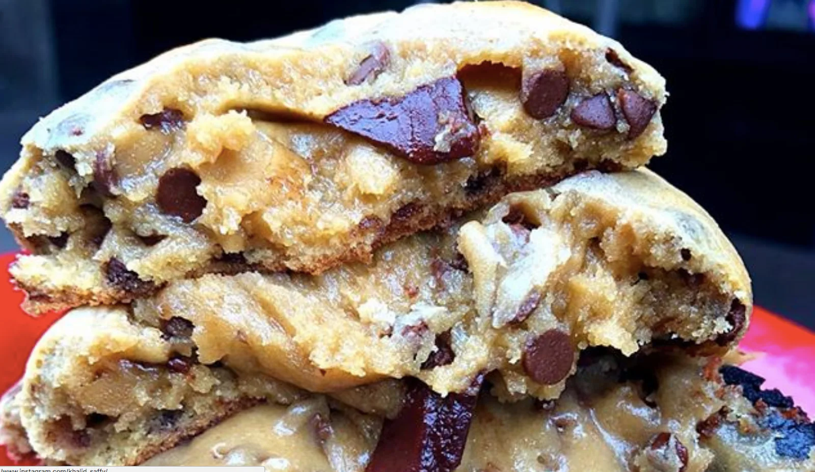 “World’s Best Cookie Dough” Bakes Cookies With Cookie Dough Shoved Into