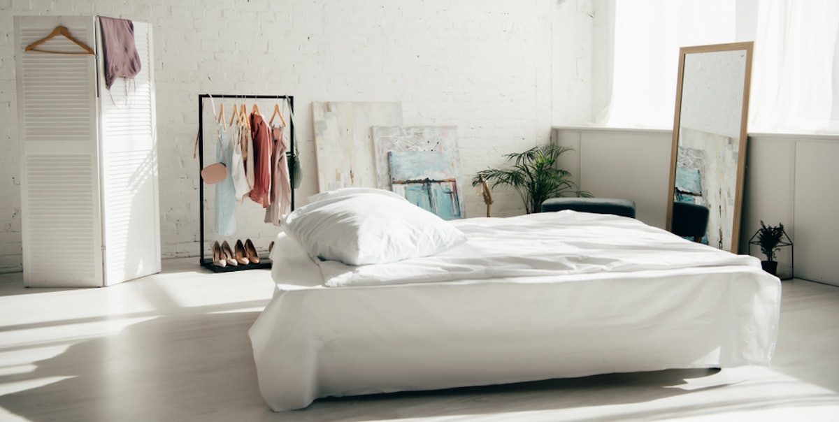 The Five Best Bed Positions For Sleeping According To Feng