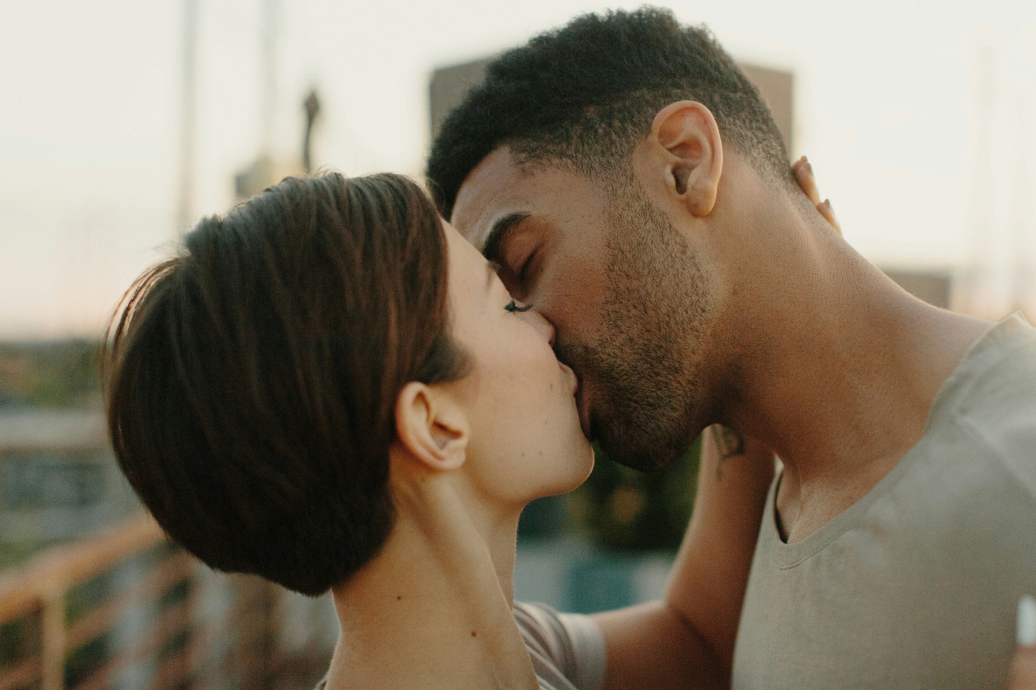 The Way You Like To Kiss, Based On Your Zodiac Sign