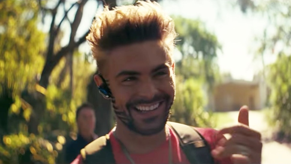 Zac Efron S Beach Bum Character Reunites Him With Former