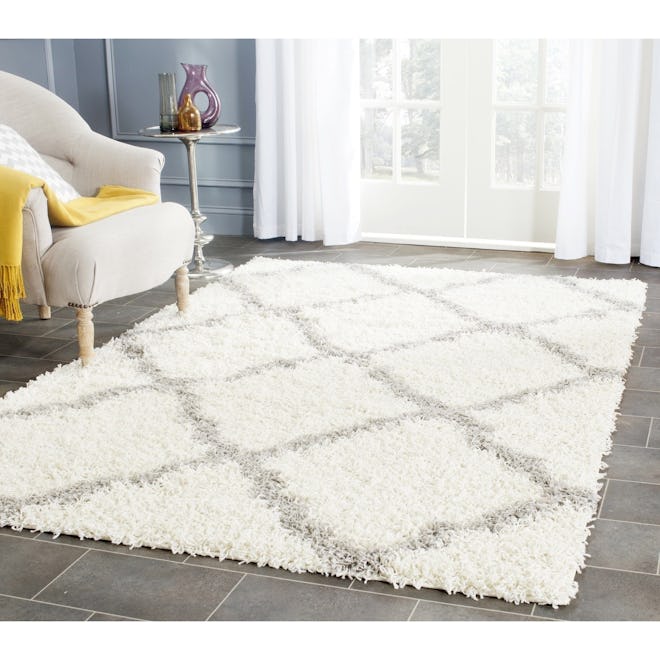 Safavieh Dallas Shag Ivory/ Grey Trellis Rug