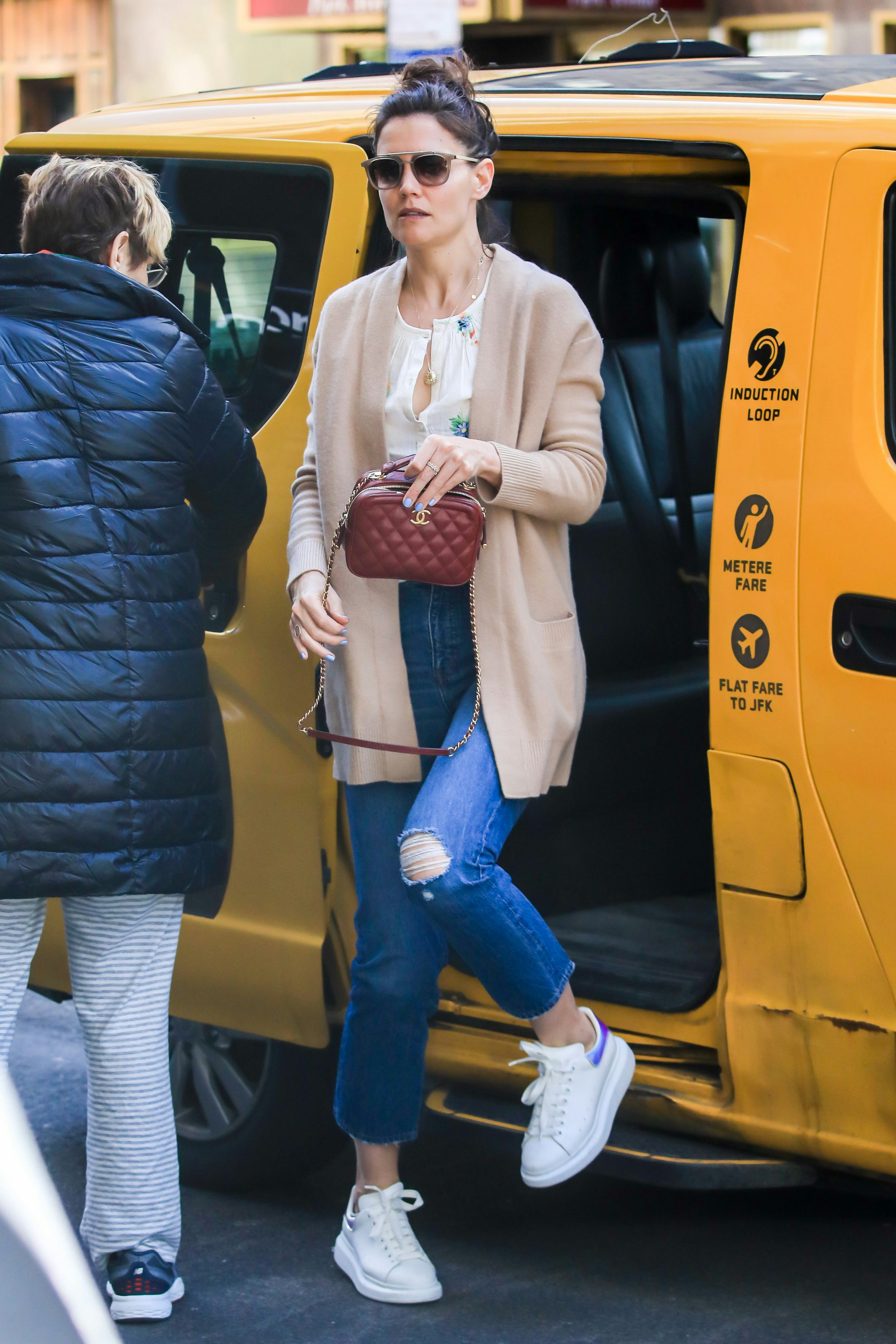 katie holmes beige cardigan