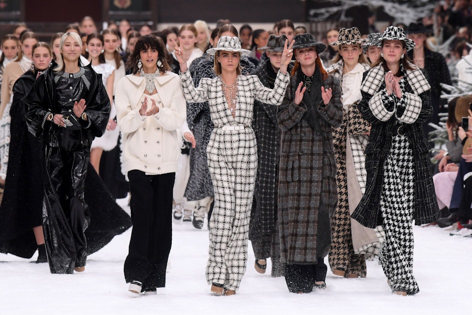 Chanel's Fall 2019 Show Was An Emotional Farewell To Karl Lagerfeld