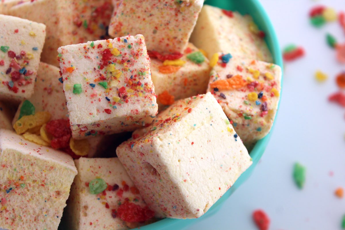 XO Marshmallow's Cereal Milk Flavor With Fruity Pebbles Is Like